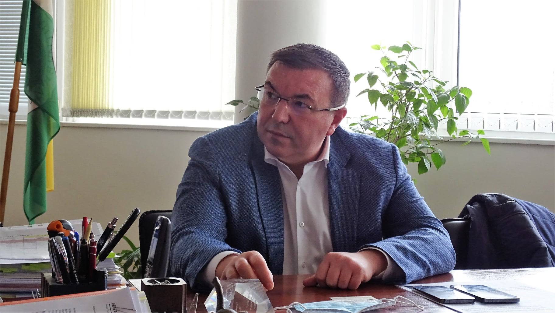  Проф. Костадин Ангелов 